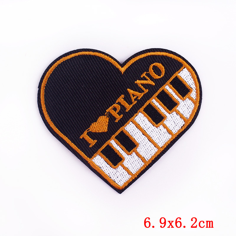 디자이너 펑크 러브 하트 아이언 온 바느질 자수 배지  - Embroidery Design Love 리뷰 및 가격