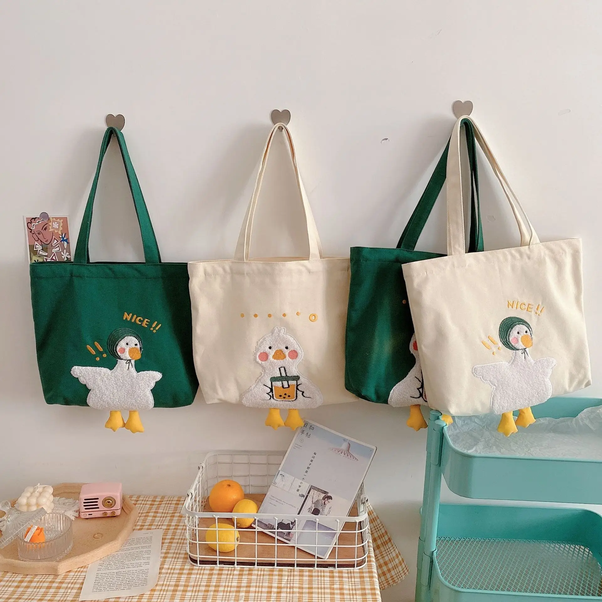 귀여운 디자인 여성용 캔버스 숄더백, 사랑스러운 오리  - Embroidery Design Love 리뷰 및 가격