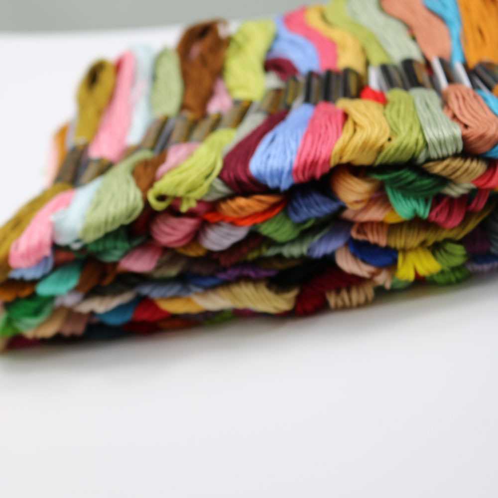 50가지 색상의 십자수실을 고정했습니다. 테릴렌 면 자 - Embroidery In The Piece 리뷰 및 가격